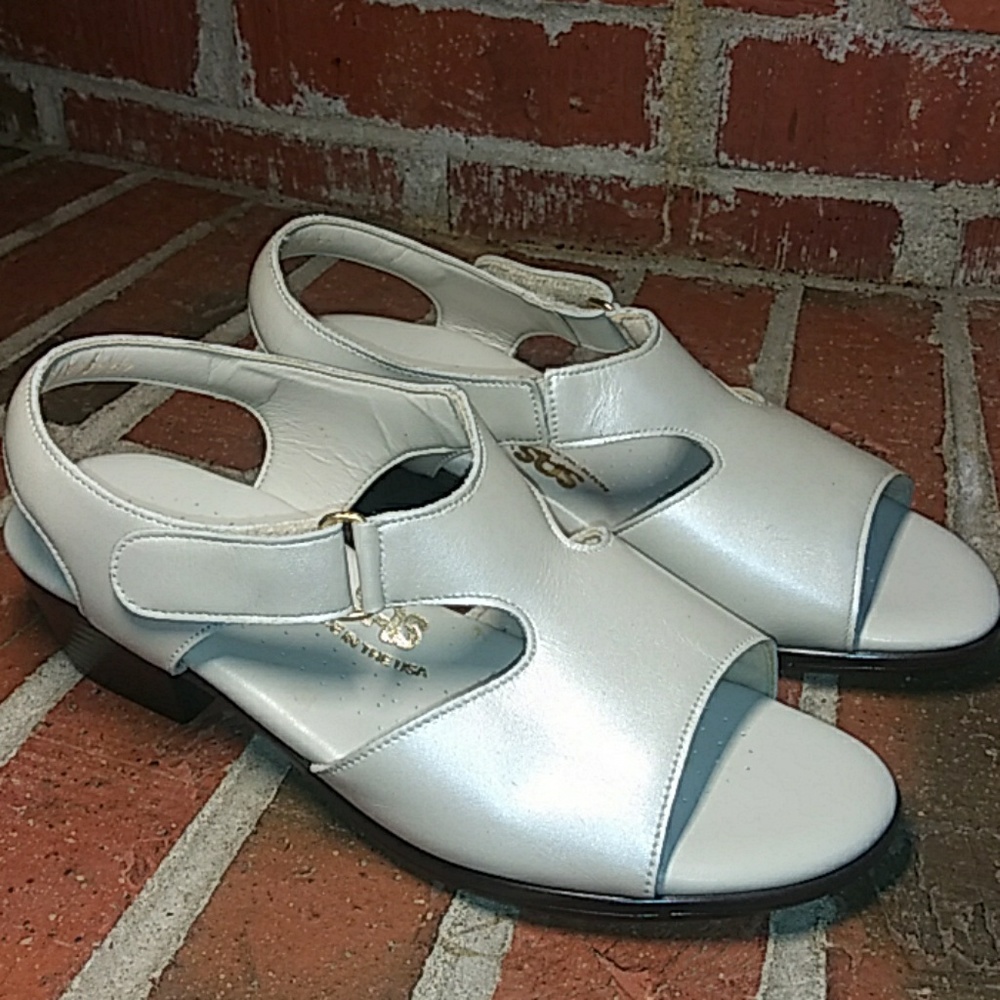 Pearl color SAS sandals